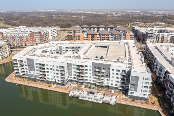 880 Lyn (Legacy Lakeshore)